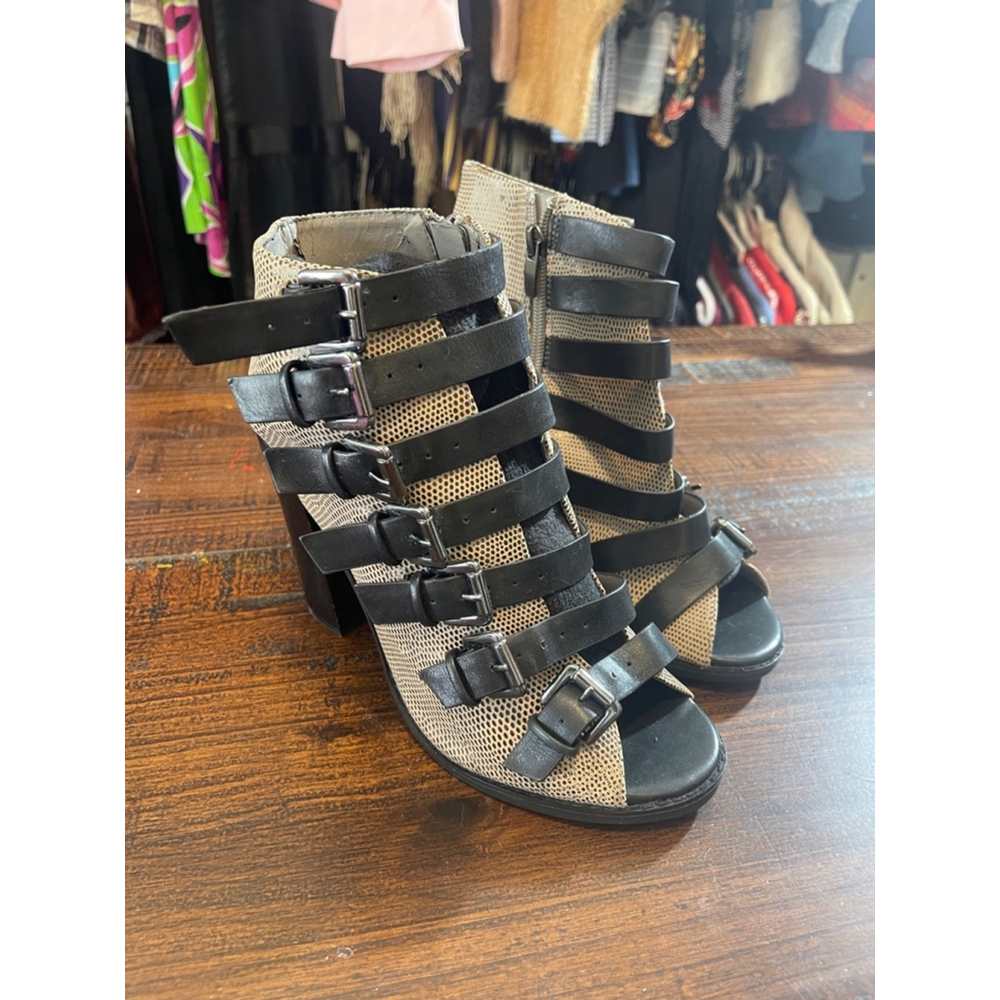TOPSHOP Leather Heels Size 8.5  EUR 40